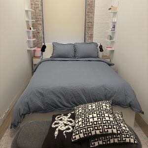 Boll & Branch Signature Hemmed Duvet Set in Bluestone – Queen Size